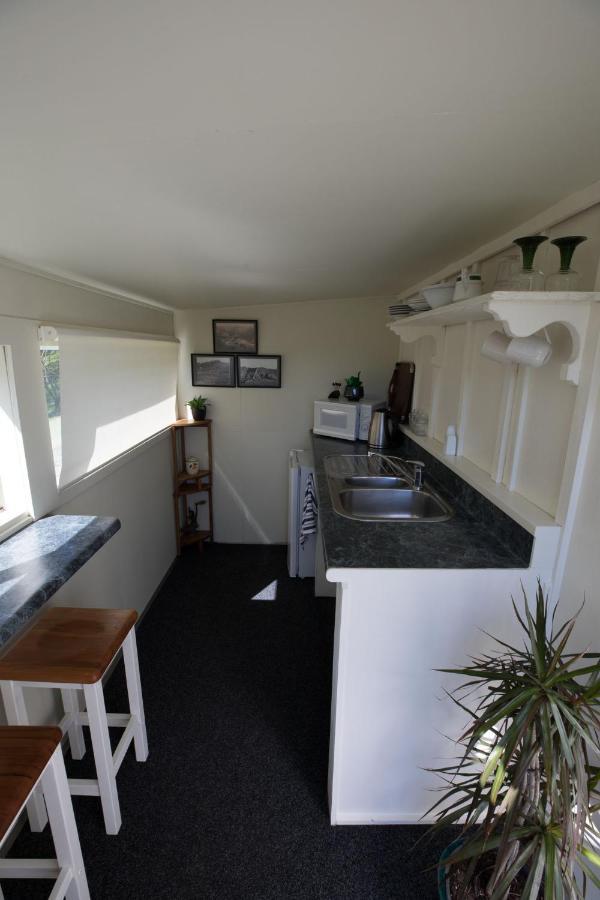 Kuaotunu'S Peebles Cottage Экстерьер фото