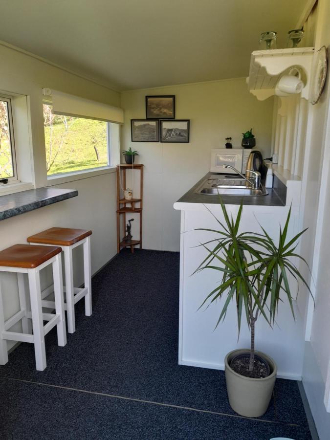 Kuaotunu'S Peebles Cottage Экстерьер фото