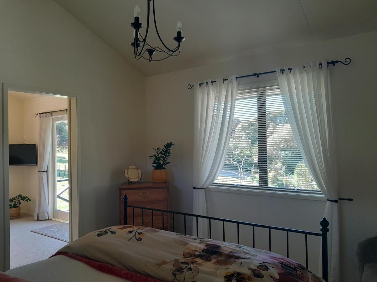 Kuaotunu'S Peebles Cottage Экстерьер фото